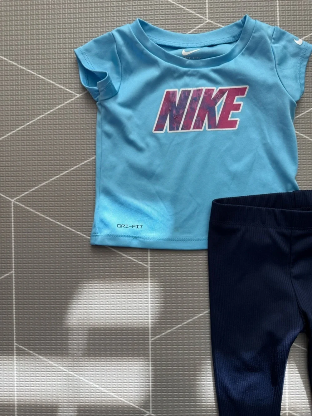 Nike|Baby Girl matching set,Blue Logo Tee & Navy ribbed  Leggings•••size 12M